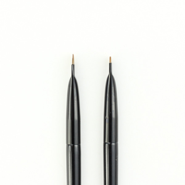 Ultra tanka i ravna četkica za nanošenje eyelinera
