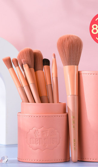 Σετ πινέλα μακιγιάζ σε προστατευτική θήκη