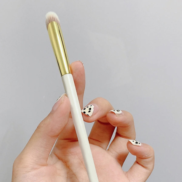 Slīpā otiņa ar apaļu galvu korektora uzklāšanai