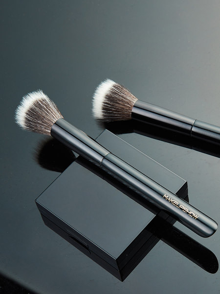 Πινέλο ρουζ με στρογγυλή κεφαλή