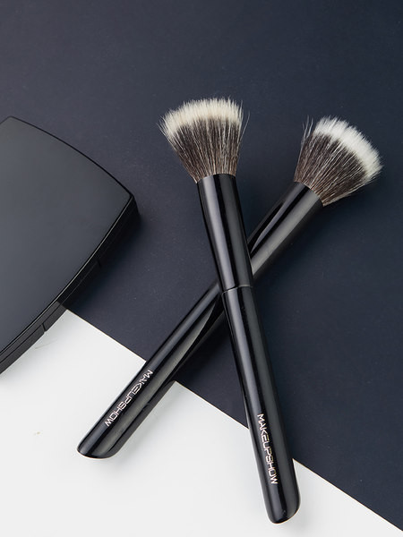 Πινέλο ρουζ με στρογγυλή κεφαλή