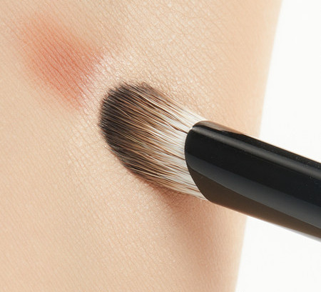 Četka s okruglom glavom za nanošenje korektora