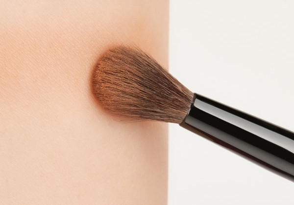 Četkica za jednostavno nanošenje sjenki