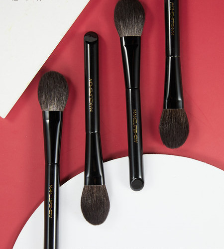 Četkica za rumenilo s mekim vlaknima