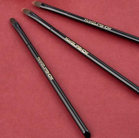 Mala ravna četkica za šminkanje