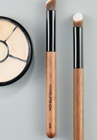 Πινέλο κονσίλερ με λοξότμητη κοπή