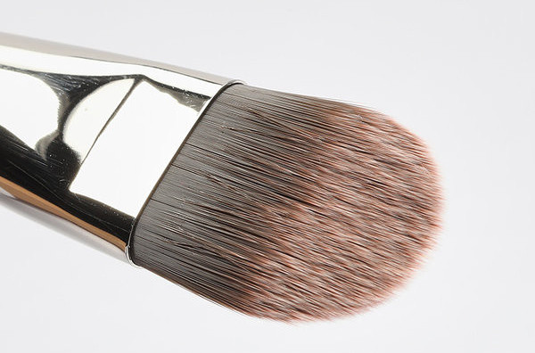 Četkica za jednostavno nanošenje podloge