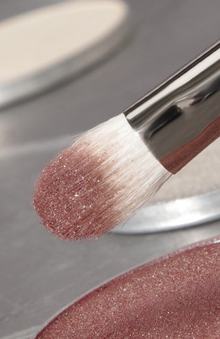 Četkica s mekim vlaknima za nanošenje sjenki