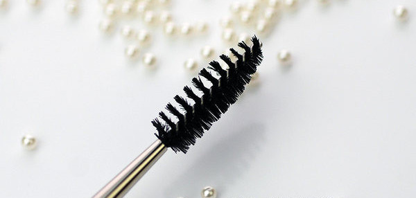 Spiralna četkica za obrve