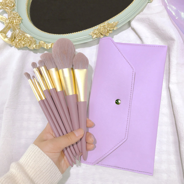 Set plastičnih četkica za šminkanje