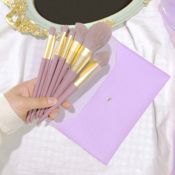 Set plastičnih četkica za šminkanje