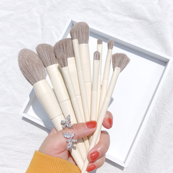 Σετ πινέλου μακιγιάζ με απαλές τρίχες