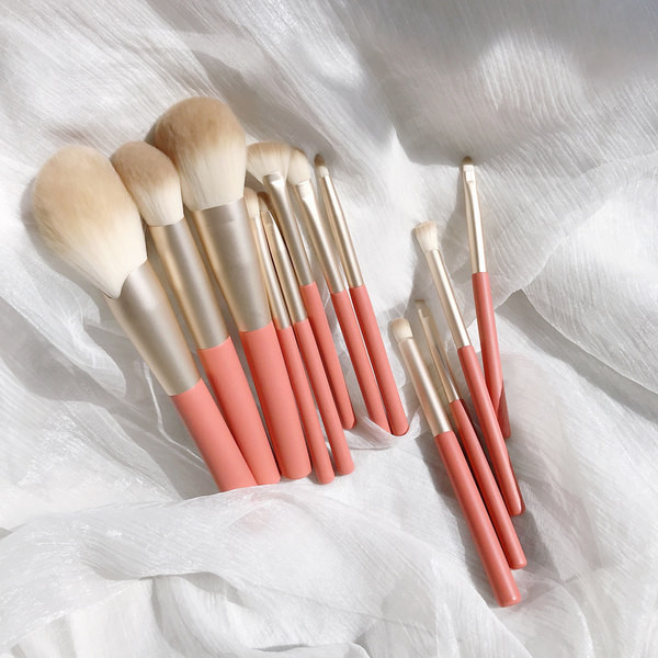 Σετ πινέλου μακιγιάζ με απαλές τρίχες