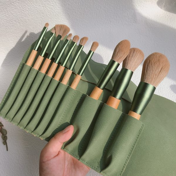 Σετ με 10 πινέλα μακιγιάζ με ξύλινη λαβή