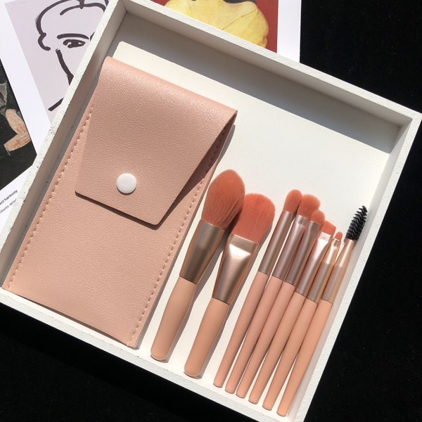 Set kistova za šminkanje u kožnoj torbici