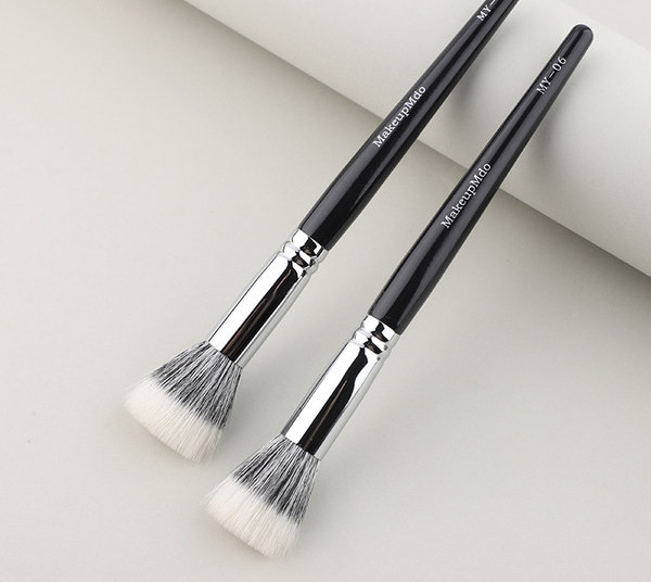 Pensula pentru blush - două dimensiuni