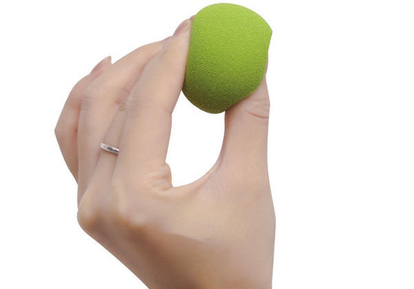 Meka spužvica pogodna za nanošenje pudera 4 komada u setu