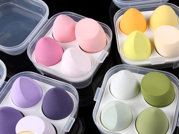 Meka spužvica pogodna za nanošenje pudera 4 komada u setu