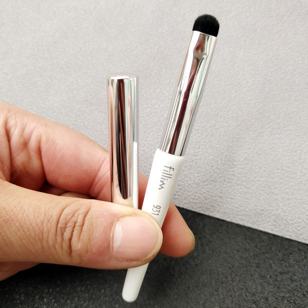 Kist s kratkim vlaknima za nanošenje sjenki