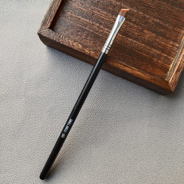 Ukošeni kist za obrve