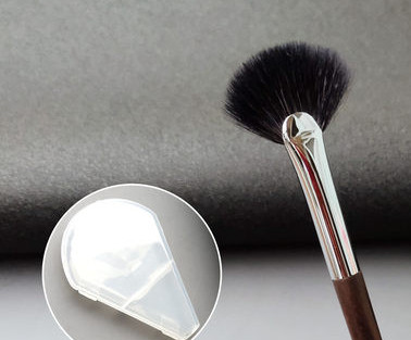 Fard de obraz tip evantai pensula