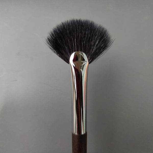 Fard de obraz tip evantai pensula