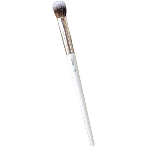 Βούρτσα με απαλές τρίχες για την εφαρμογή σκιών σε λευκό χρώμα