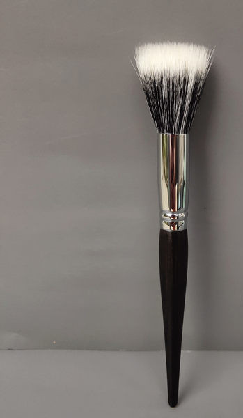 Kist za šminkanje - pogodan za rumenilo