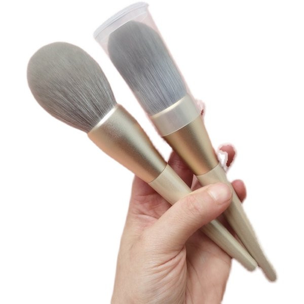Βούρτσα πούδρας με προστατευτικό καπάκι