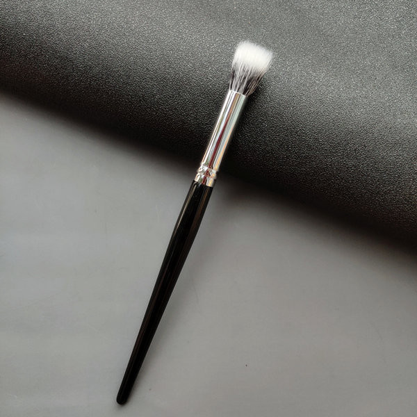 Pensule potrivite pentru fard de obraz