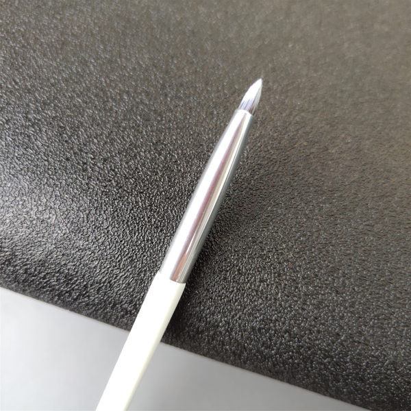 Ēnu birste ar mīkstiem sariem