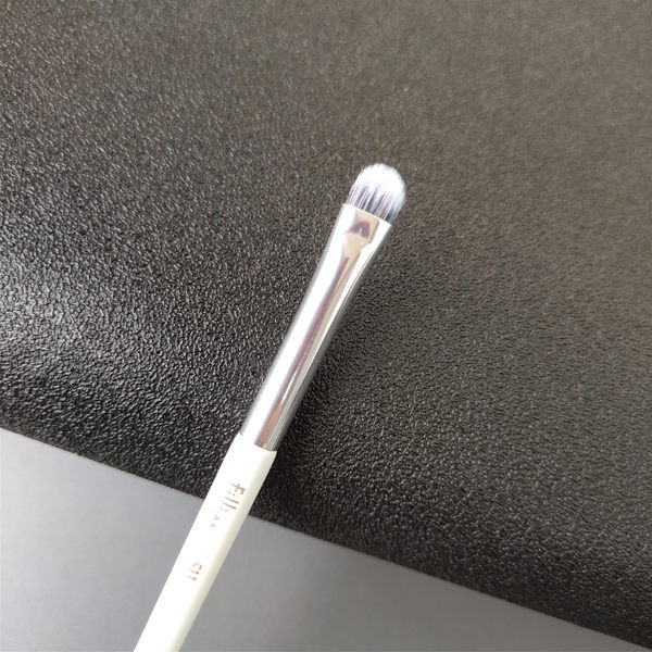 Ēnu birste ar mīkstiem sariem