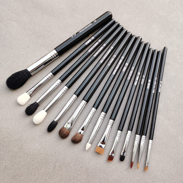 Σετ πινέλου μακιγιάζ με μαύρη λαβή