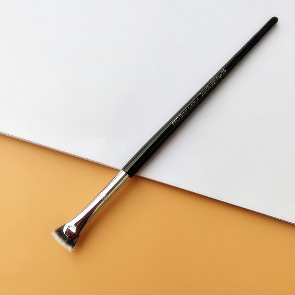 Mali kist s ravnom glavom tipa ruž za usne