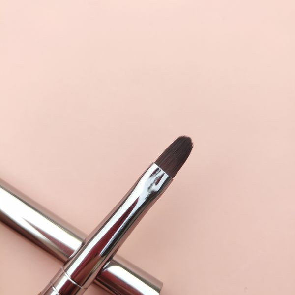 Πινέλο μακιγιάζ - κατάλληλο για εφαρμογή κραγιόν
