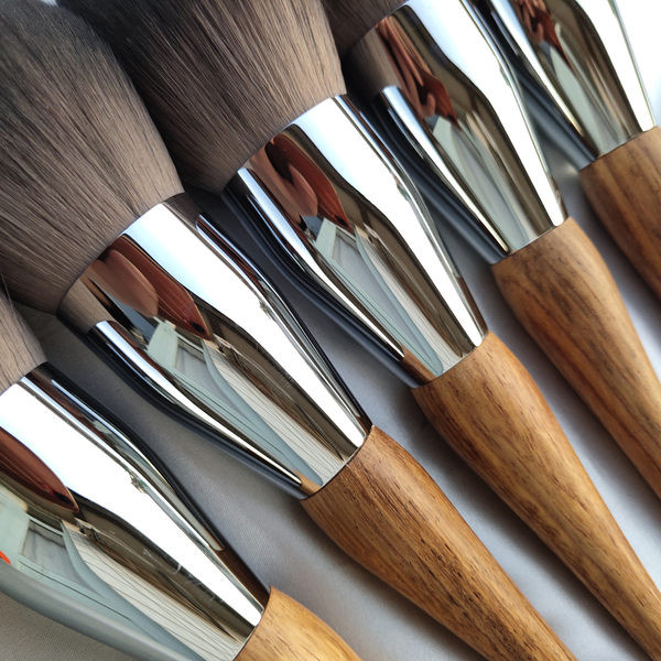 Perie pentru pudră cu mâner din lemn