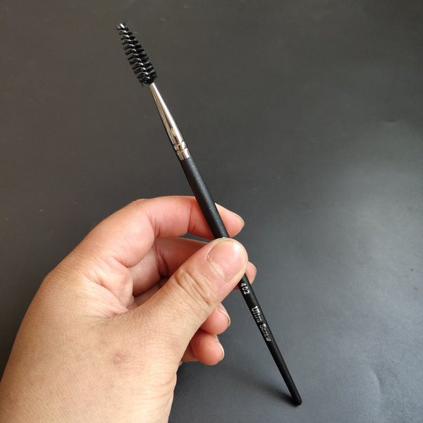 Spiralna četkica za trepavice i obrve