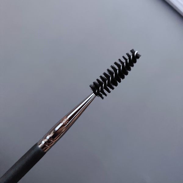 Spiralna četkica za trepavice i obrve