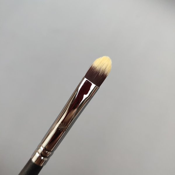 Ravna četka za šminkanje