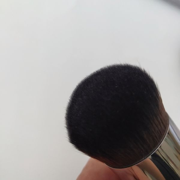 Mala prijenosna četka s kosom glavom