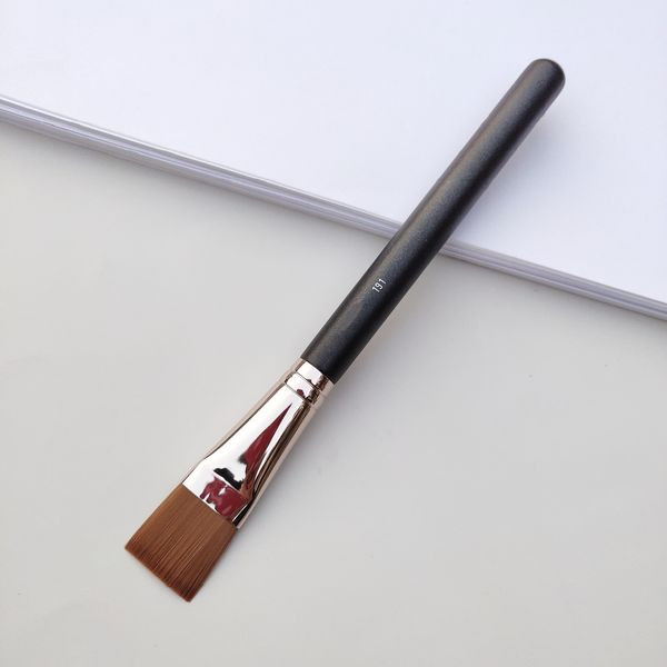 Četke s mekim vlaknima i crnom drškom