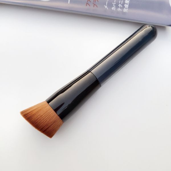 Ukošena četka s ravnom glavom od umjetne dlake