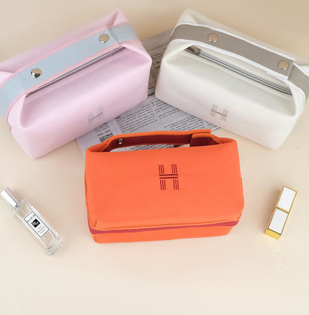 Toalett- és sminkkészlet