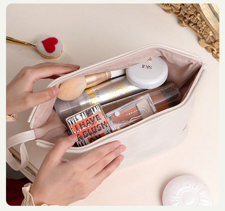 Trusa cosmetica pentru farduri