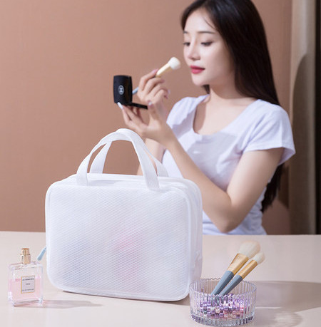 Kozmetička vodootporna torbica za šminku