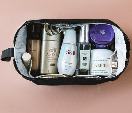 Kosmētikas maciņš ar diviem nodalījumiem, kas piemērots dekoratīvās kosmētikas un tualetes piederumu glabāšanai