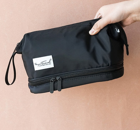 Kosmētikas maciņš ar diviem nodalījumiem, kas piemērots dekoratīvās kosmētikas un tualetes piederumu glabāšanai