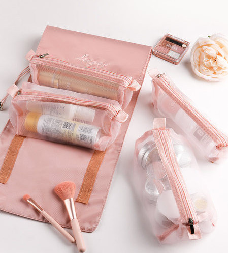 Tekstilni organizator za kozmetiku