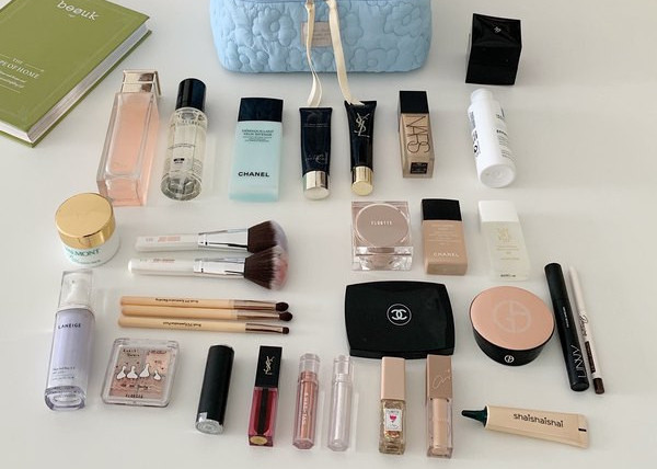 Kozmetikai textilkészlet smink piperecikkek tárolására és cipzárral zárható