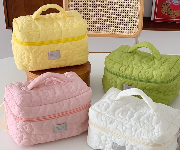 Kozmetikai textilkészlet smink piperecikkek tárolására és cipzárral zárható